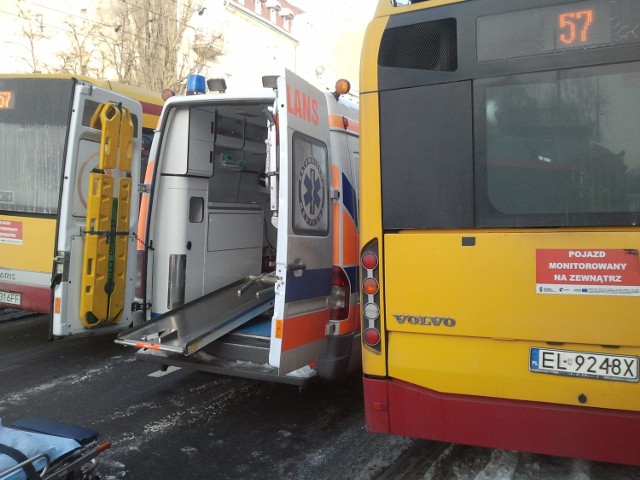 Kierowca autobusu MPK dostał zawału. Autobus uderzył w kamienicę