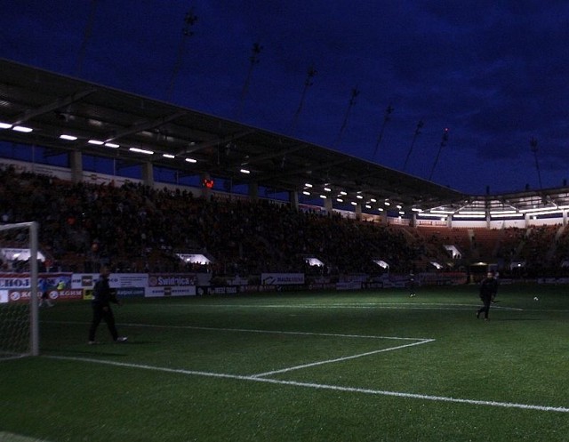 Egipskie ciemności na stadionie Zagłębia Lubin podczas sierpniowego meczu z Arką Gdynia