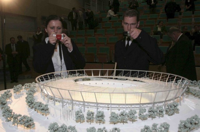 Tak wygląda makieta zmodernizowanego Stadionu Śląskiego z dachem i nową trybuną zachodnią