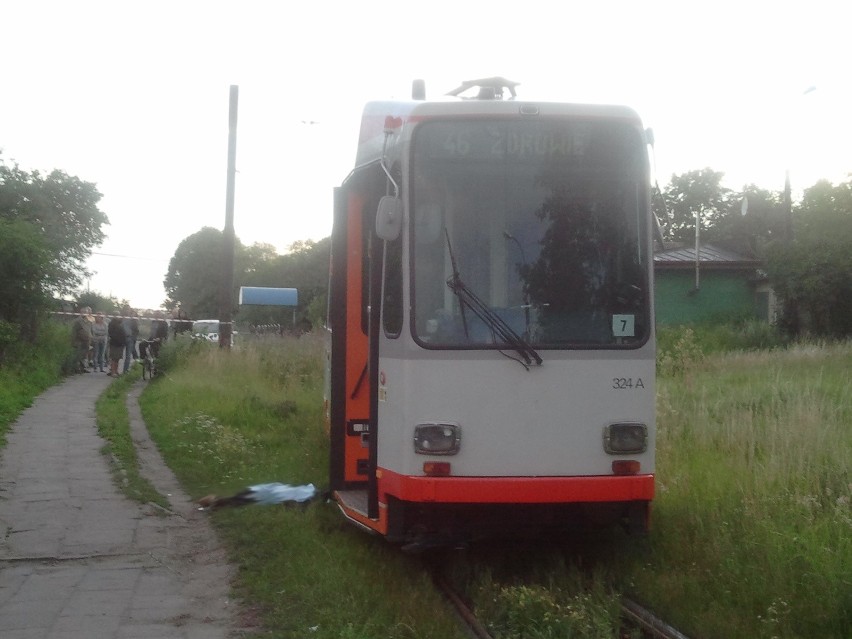 54-latek zginął pod tramwajem MPK [ZDJĘCIA+FILM]
