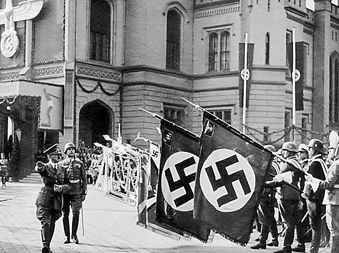 Adolf Hitler - triumfalny wjazd do Wrocławia w 1938 roku