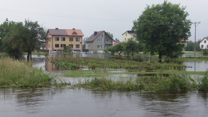 Relacja z Biłgoraja: Woda odcięła nas od świata (ZDJĘCIA)