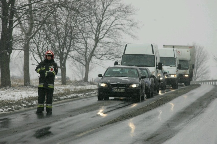 Wypadek na drodze z Wrocławia do Wałbrzycha. Utrudnienia w ruchu