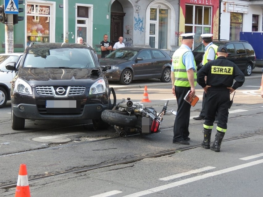 Wypadek motocyklistki na Trzebnickiej (ZDJĘCIA)