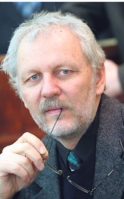 Profesor Krzysztof Skóra