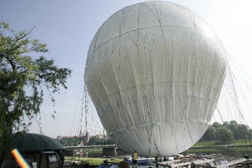 Kraków: po roku balon wrócił nad Wisłę [VIDEO, ZDJĘCIA]