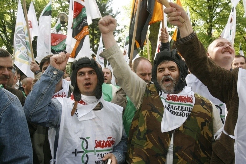 We wtorek związkowcy protestowali przed siedzibą Polskiej...