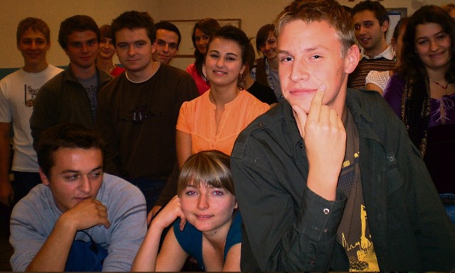 Paweł Grądek, trzecioklasista z I LO w Chrzanowie (na zdjęciu z prawej) zastanawia się, kim zostanie po skończeniu szkoły