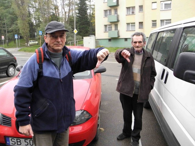 Zbigniew Gleba i Janusz Polak uważają, że osiedlowe parkingi to także problem gminy