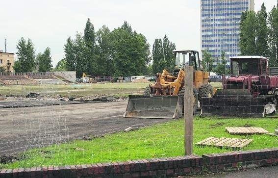 Patrząc na stadion w Katowicach można na razie zanucić: