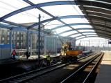 Katowice: Długa konstrukcja na peronie 4 dworca. To przyszła wiata [ZDJĘCIA]