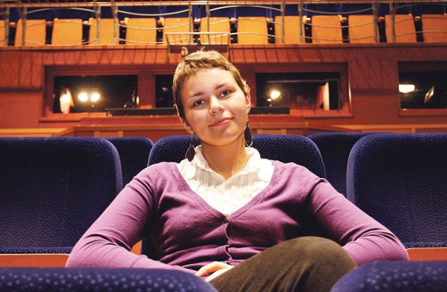 Karolina, dzięki pomocy Fundacji "Trzeba marzyć", zagrała w teatrze. Najważniejsze jest jednak to, że pokonała raka
