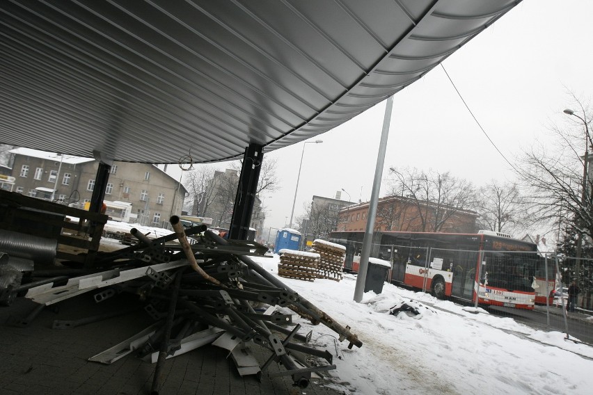 Opóźnienie na budowie dworca autobusowego w Tarnowskich Górach [ZDJĘCIA]