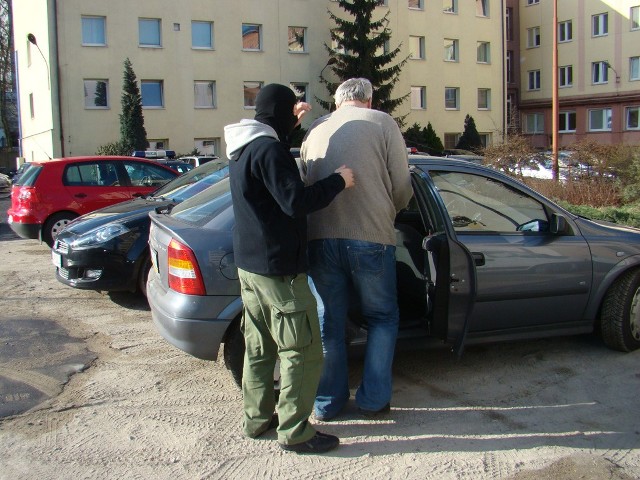 Zabił pogrzebaczem staruszka. Akt oskarżenia trafił już do sądu.