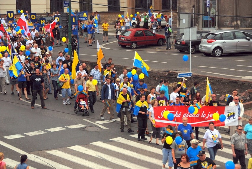 V Marsz Autonomii Śląska zgromadził 2,5 tysiąca osób [ZDJĘCIA]