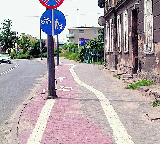 Na ul. Dmowskiego w Poznaniu zmieniono przebieg drogi rowerowej