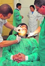 Łódzcy lekarze zrobią nowe oko dla Irakijczyka  