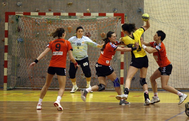 Piłkarki ręczne francuskiego Metz Handball będą rywalkami KGHM Metraco Zagłębia Lubin w 1/8 finału Pucharu Federacji EHF.