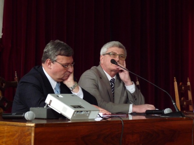 Od lewej profesor Andrzej Drop, profesor Krzysztof Celiński.
