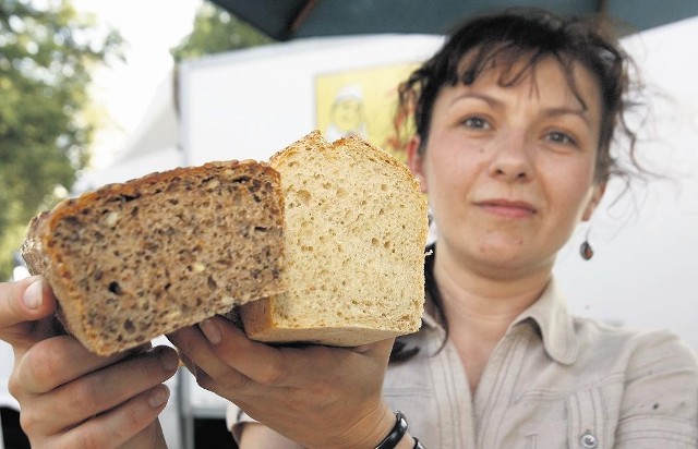 Polak bez chleba nie umie żyć -  przebieramy w sklepach w jego gatunkach, a kto się odważy, sam go piecze w domu