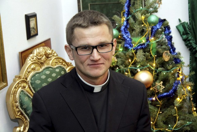 Ks. Paweł Wojciech Maciąg odwiedza parafian w śródmieściu Lublina