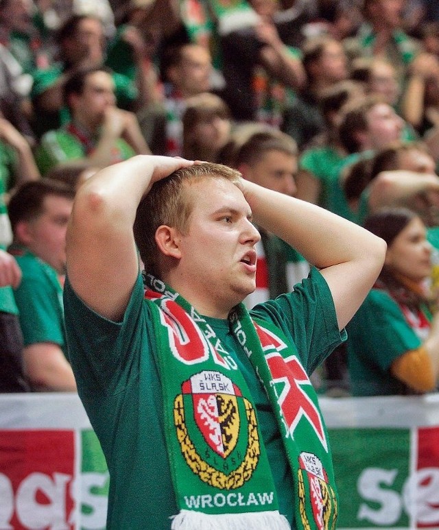 Kibice Śląska stracili nadzieję - ich ukochana drużyna na pewno w sezonie 2009/10 nie zagra w PLK