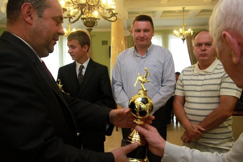 Krzysztof Hetman nagrodził piłkarskich juniorów (ZDJĘCIA)