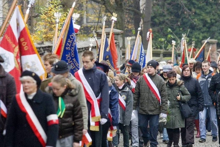 Przemarsz pocztów sztandarowych, Wałbrzych, 11 listopada...