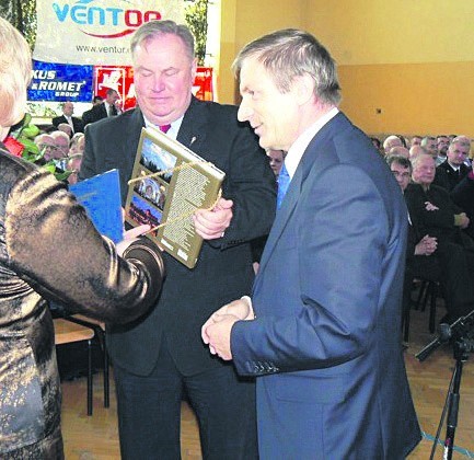 Władysław Bielawa (z prawej) i Tadeusz Kamiński wymieniani są w gronie faworytów - pierwszy do fotelu starosty, drugi do posady przewodniczącego rady
