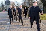 Minister Sikorski w Poznaniu, a opozycja chce dymisji