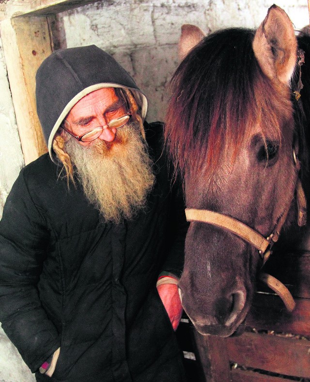 Oddaję im całe swoje  życie i daję miłość - mówi opiekun koni Lech Krzewicki