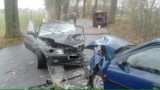 Wypadek w Mostkowie. Czołowe zderzenie dwóch samochodów
