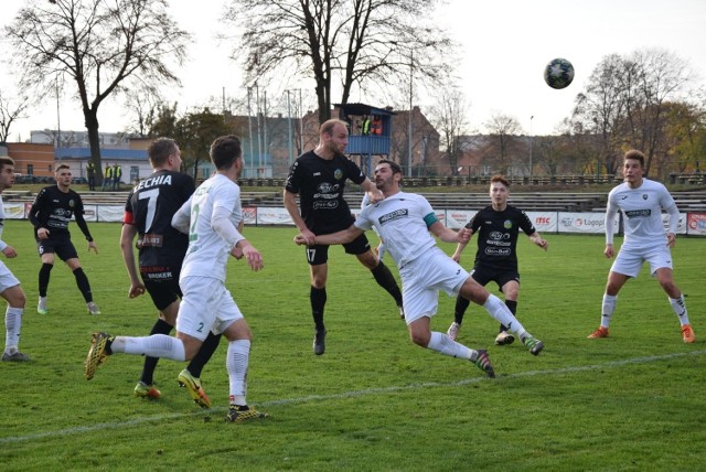 Piłkarze Lechii Zielona Góra wygrali z Polonia Nysa 3:0.