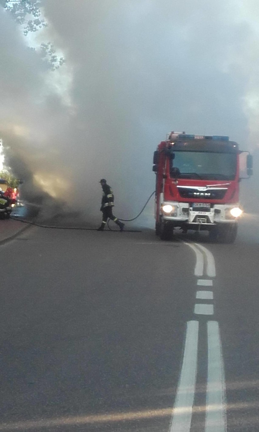 Kwidzyn: Pożar samochodu na ul. Machutty [ZDJĘCIA]