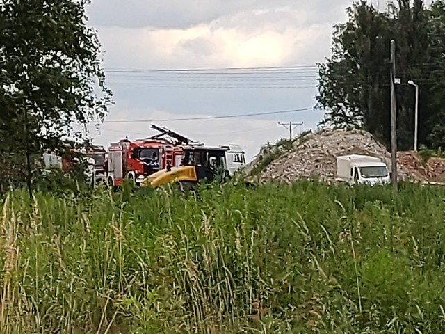 Pięć osób zostało ewakuowanych po awarii gazociągu, do której doszło na terenie budowy trasy S-14, w okolicach ulicy Aleksandrowskiej i Bylinowej w Łodzi. Do zdarzania doszło dziś po południu. 
Czytaj dalej, kliknij kolejny slajd