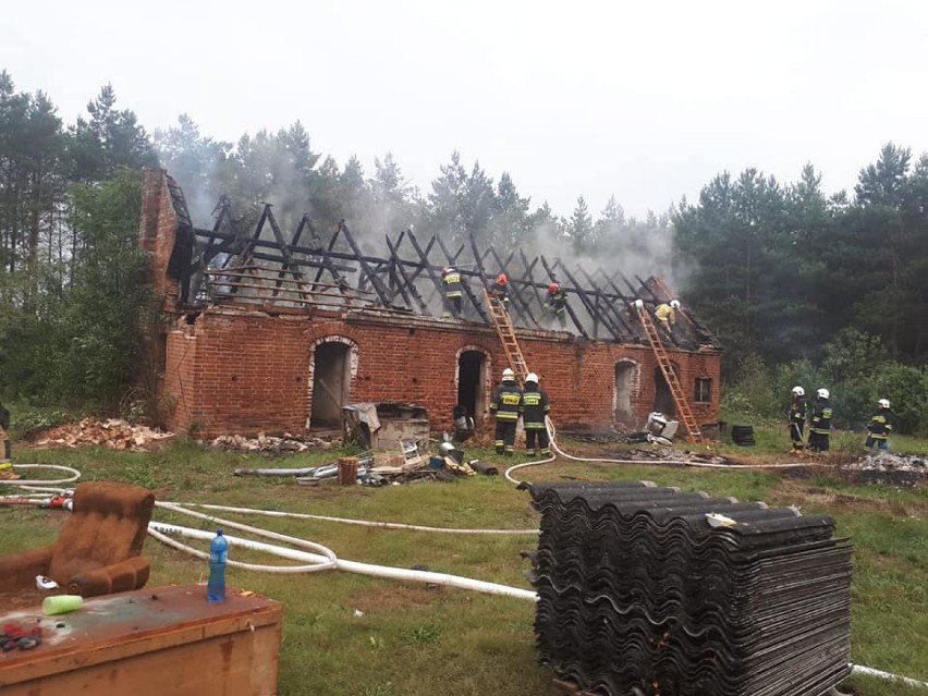 Pożar budynku gospodarczego w miejscowości Zakrzewo Wybudowanie [ZDJĘCIA]