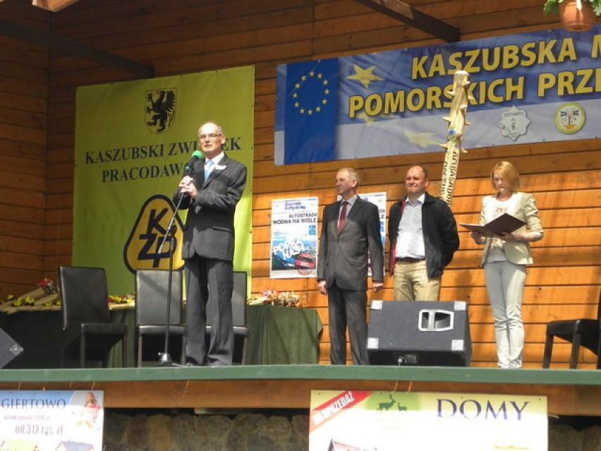 Przemawia prezes KZPP Zbigniew Jarecki.