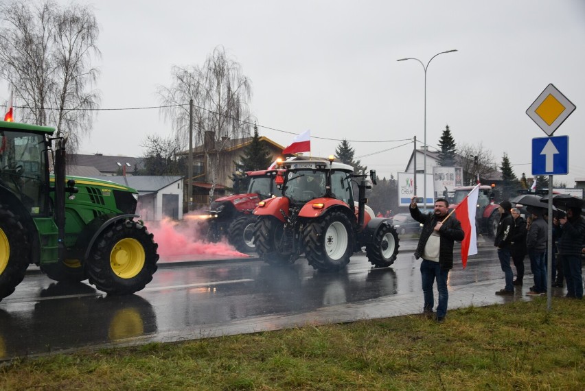 Protest AGROunii na ul. Rejowieckiej w Chełmie.