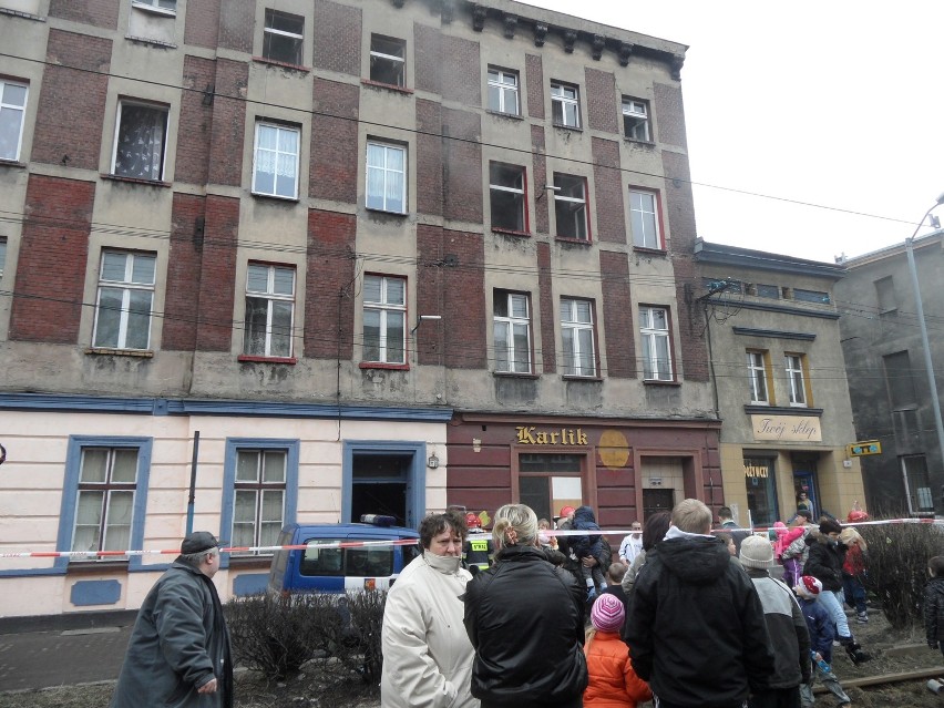 Świętochłowice: Pożar mieszkania przy ul. Chorzowskiej 77 [ZDJĘCIA, WIDEO]