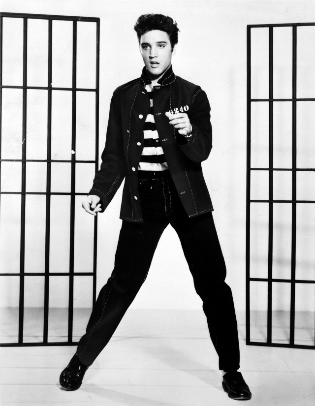 1982 &#8211; Otwarto muzeum Elvisa Presleya mieszczące się w jego posiadłości Graceland w Memphis.
