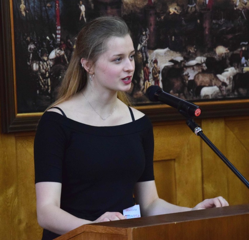 Kongres młodzieżowych radnych w Malborku. Przyjechała młodzież z 30 miast Polski