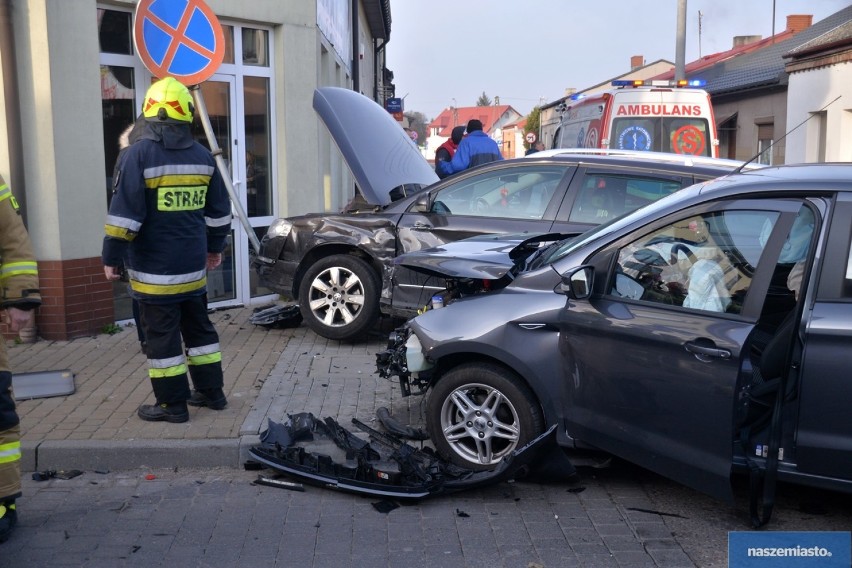 Wypadek w Brześciu Kujawskim. 7 osób poszkodowanych [zdjęcia]