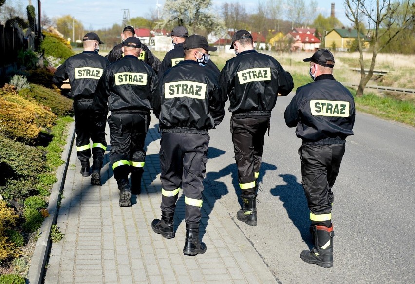 Strażacy z OSP Orzechowce pod Przemyślem rozdali w czwartek...