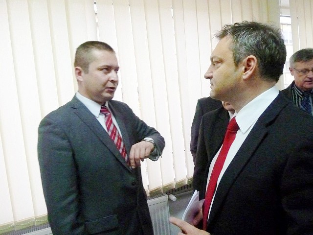 Od lewej: Andrzej Protasewicz i Wojciech Wiśniowski, starosta sławieński