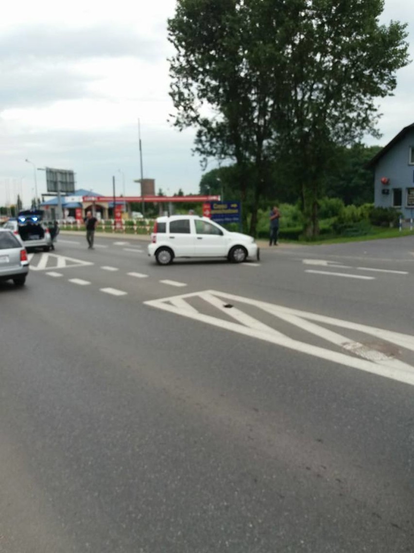 Wypadek na Wodzisławskiej w Rybniku z udziałem motorowerzysty