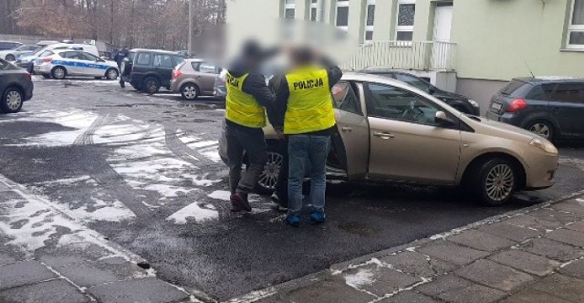 Policjanci z Kędzierzyna-Koźla zatrzymali dwóch mężczyzn związanych z przestępczością narkotykową.
