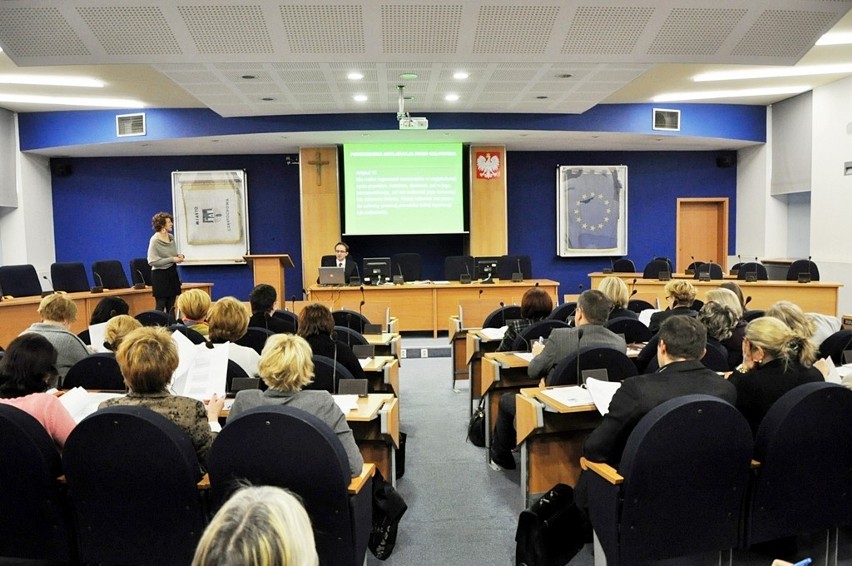 Częstochowa: W sali sesyjnej Urzędu miasta rozmawiano o ochronie danych osobowych