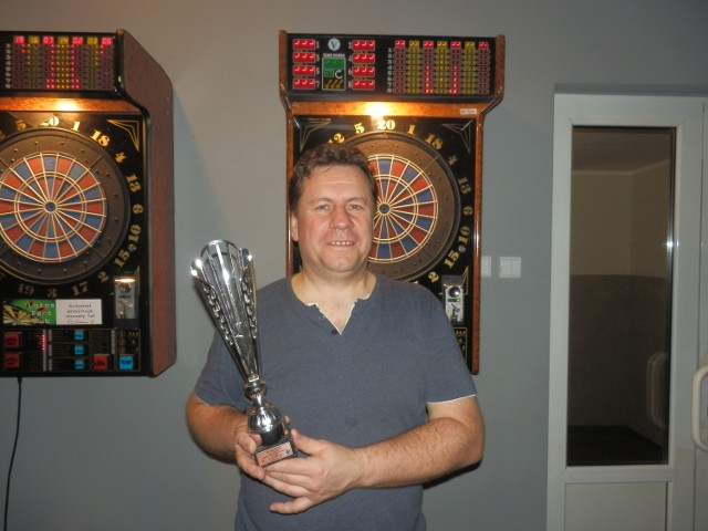 Roman Ochmiński, triumfator II turnieju Grand Prix Kwidzyna w darta