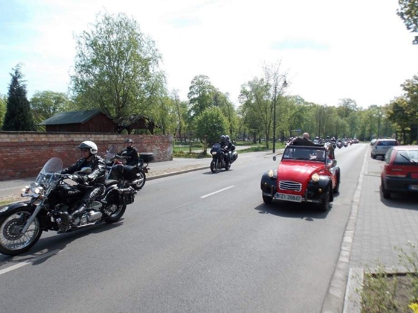 Parada motocykli i samochodów PRL w Nowej Soli [zdjęcia]
