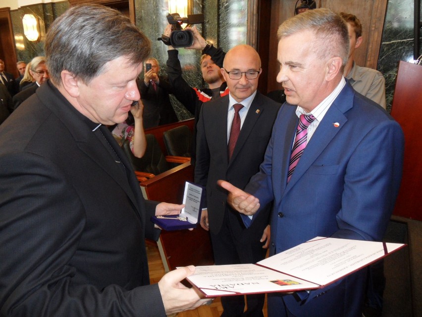 Abp Józef Kupny odebrał tytuł Honorowego Obywatela Chorzowa